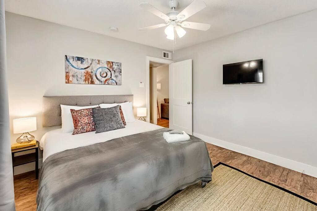 Apartamento Hello Gorgeous Flat Near Downtown! Dallas Exterior foto