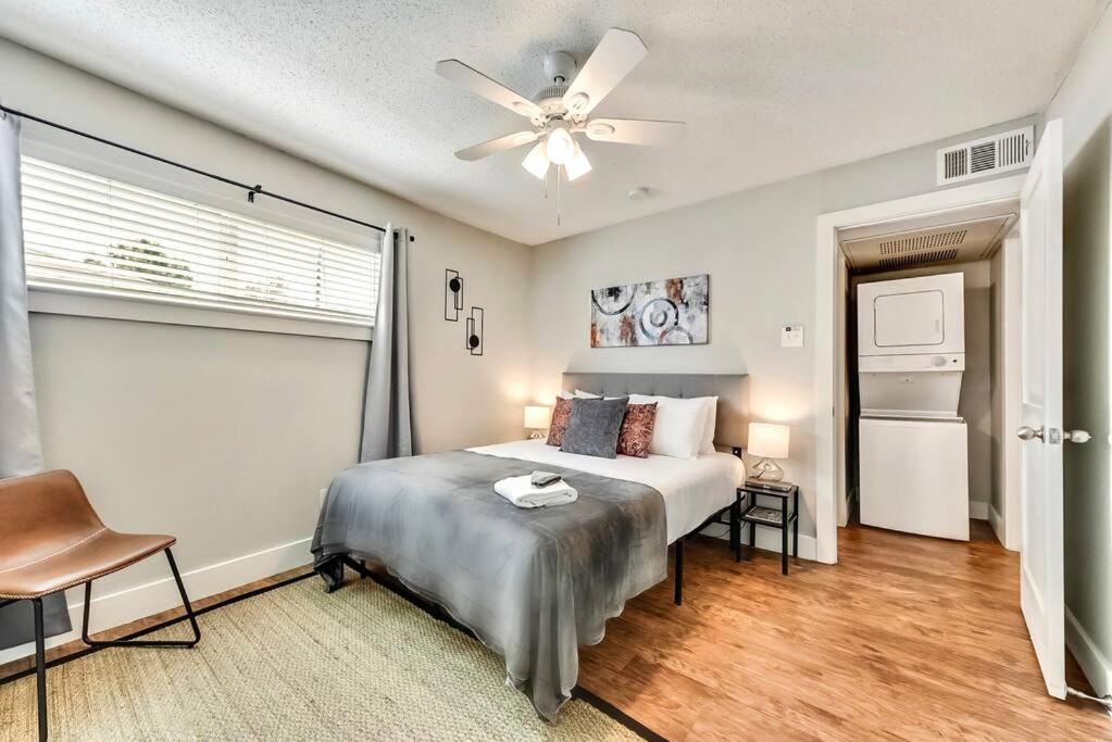 Apartamento Hello Gorgeous Flat Near Downtown! Dallas Exterior foto